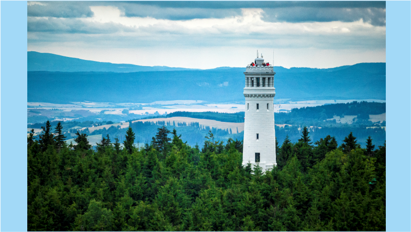 Aussichtsturm im Eulengebirge restauriert