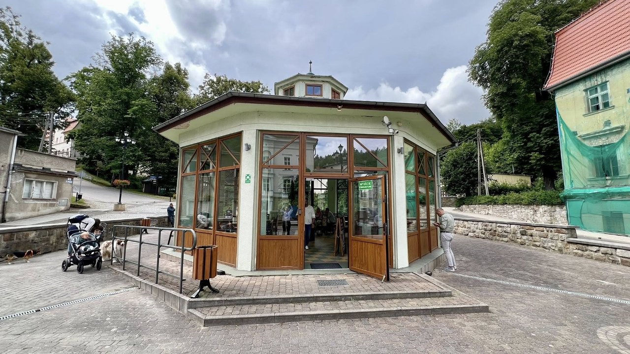 Neue Touristeninformation in der Wandelhalle von Bad Charlottenbrunn